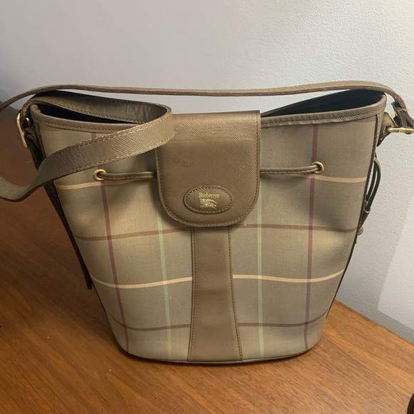 Burberry Bucket Bag - Authentic - Picture 11 of 14